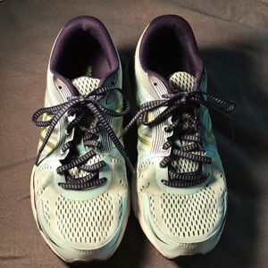 NEW BALANCE 680 WOMENS RUNNING